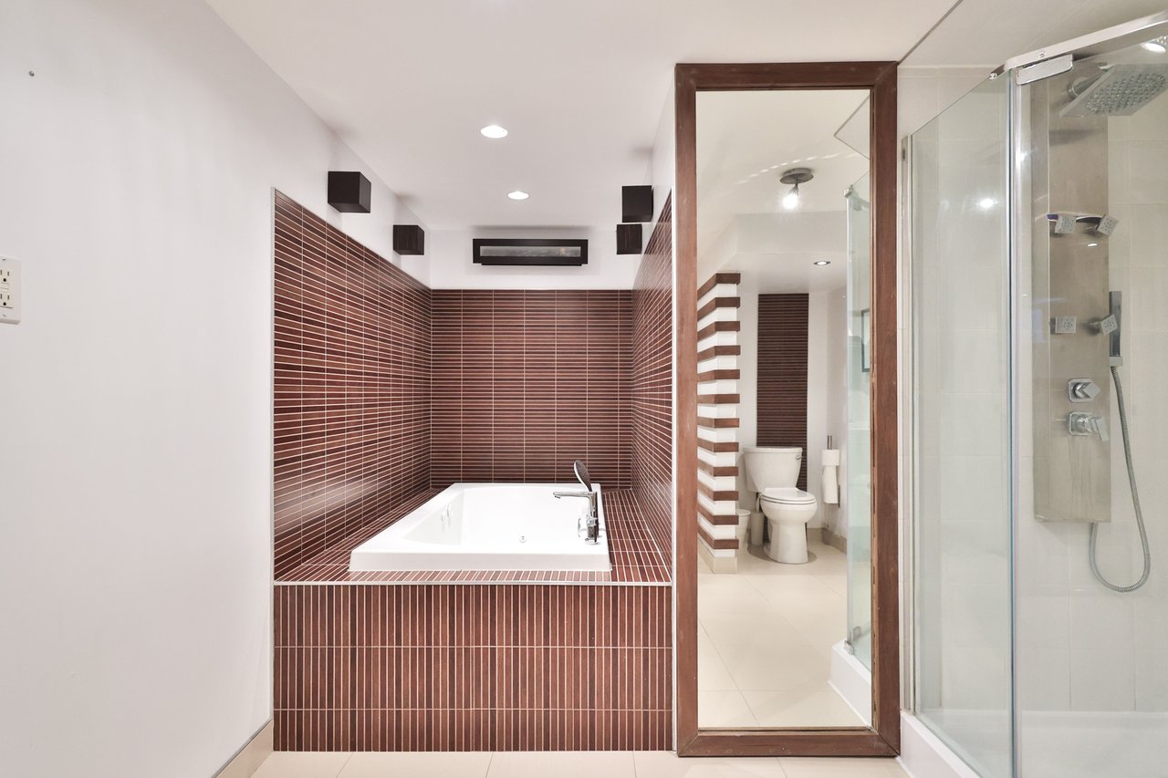 469 Stratford Road, Oakville