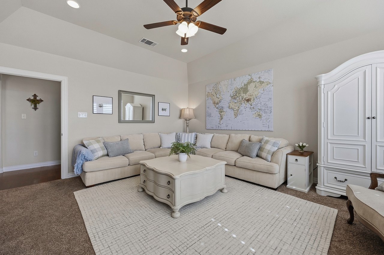 Gated Community Minutes from Eagle Mountain Lake!