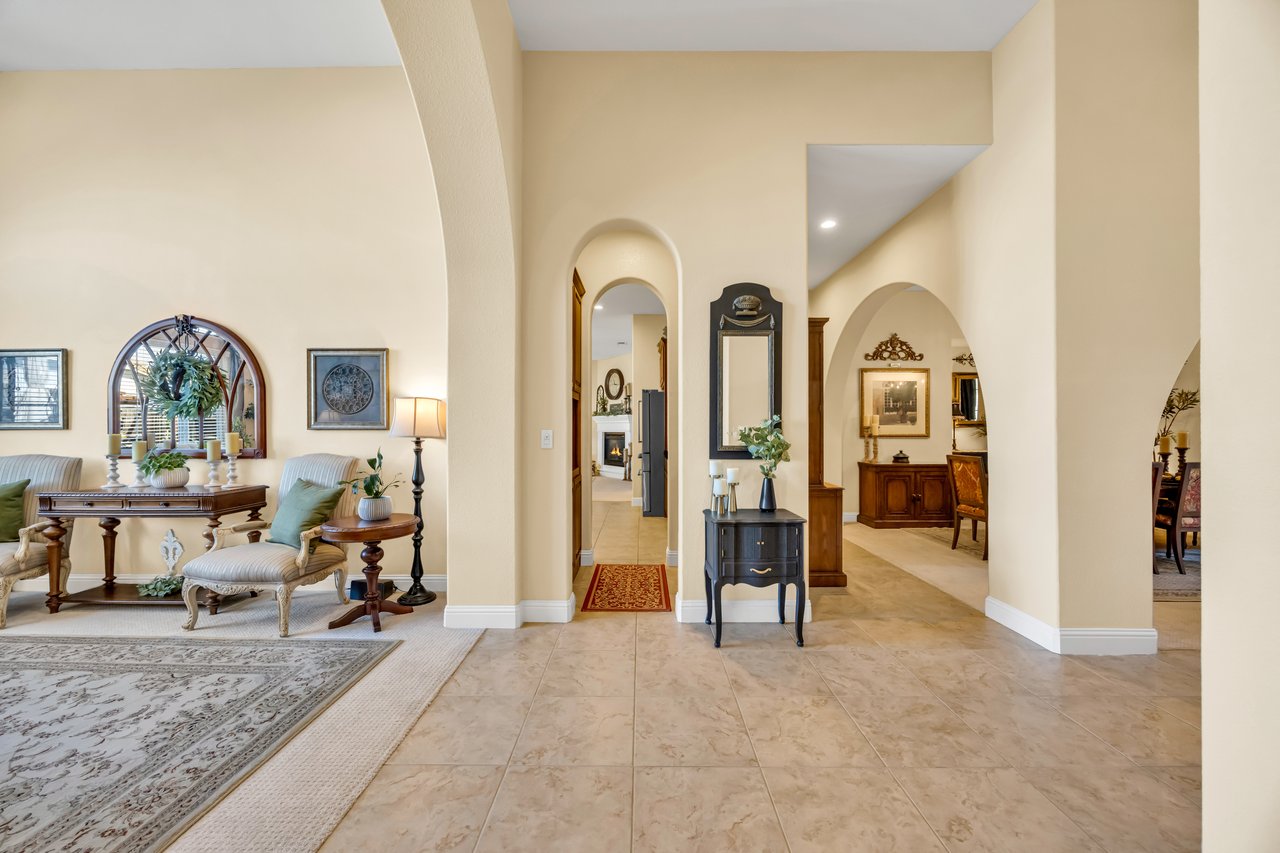 4040 Borderlands Dr