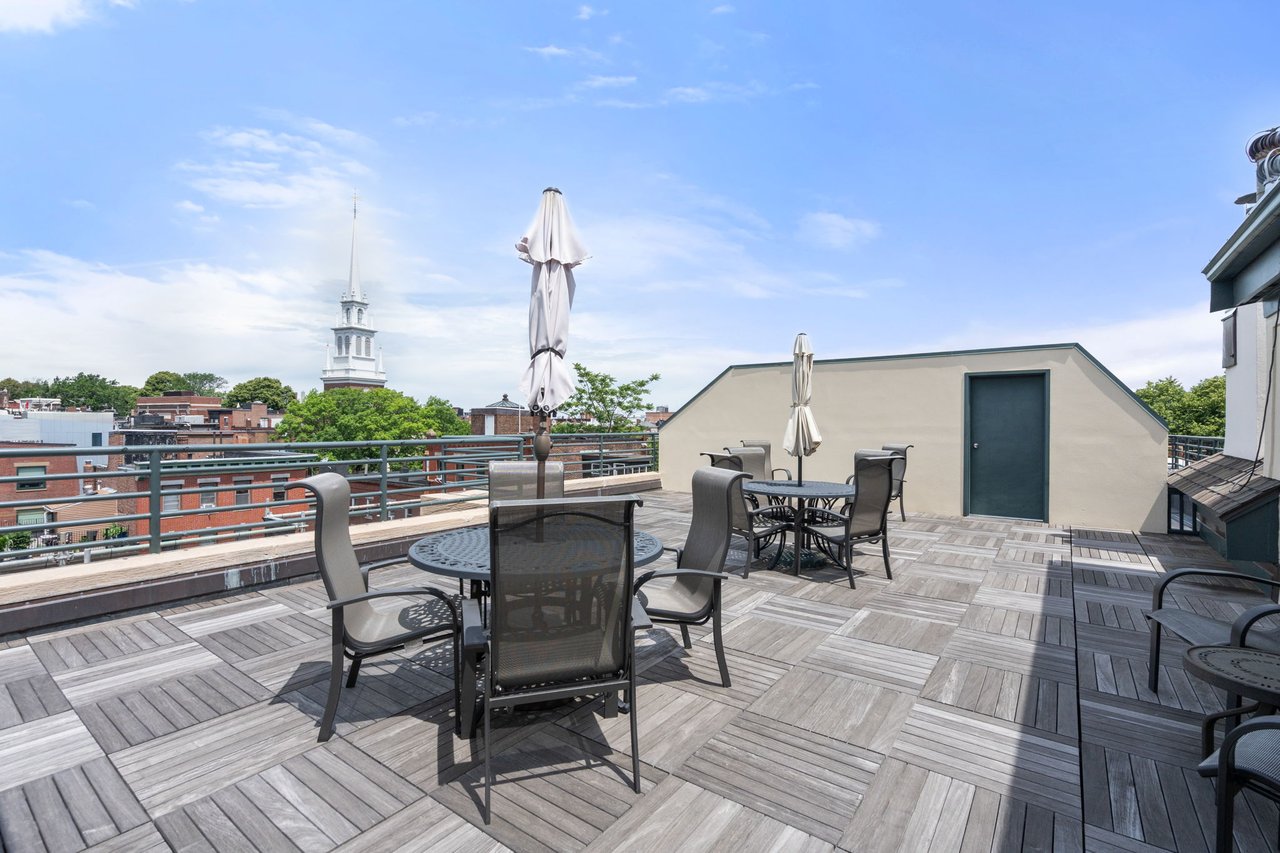 Exceptional Columbus Court Residence