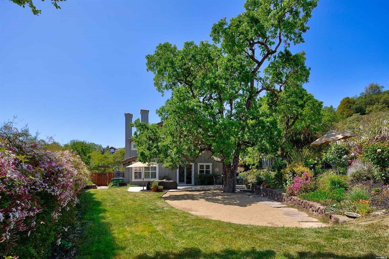 120 Oak Shade Ln