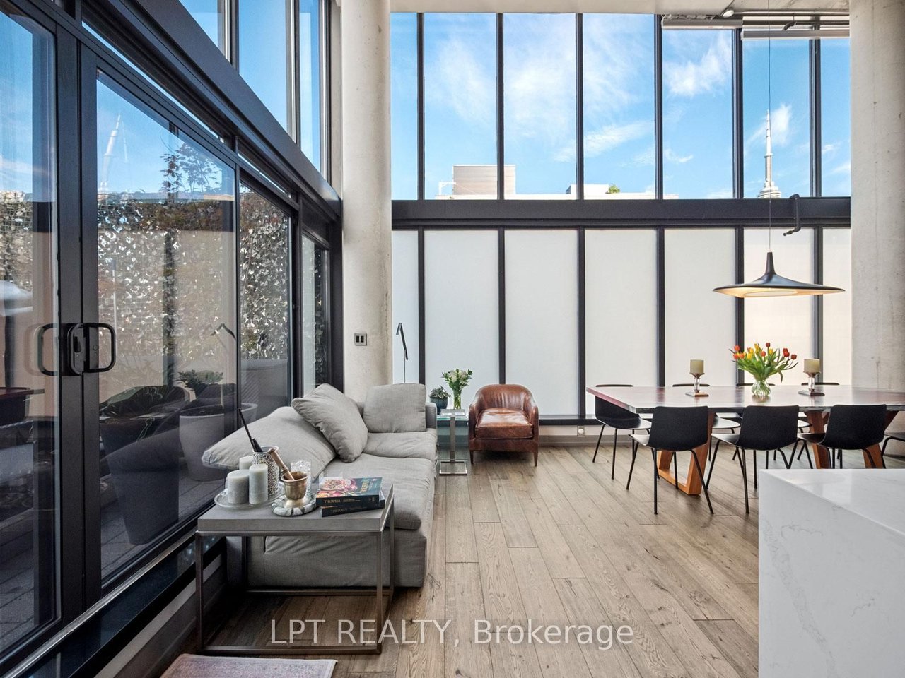 PENTHOUSE LUXURY IN KING WEST