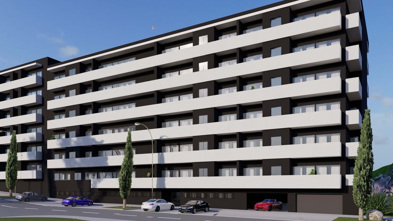 Modern 2-Bedroom Apartment with Balcony and Garage in Águas Santas, Greater Porto