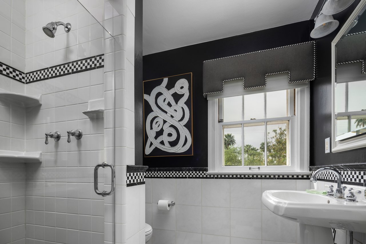 917 ENCANTO Drive SW