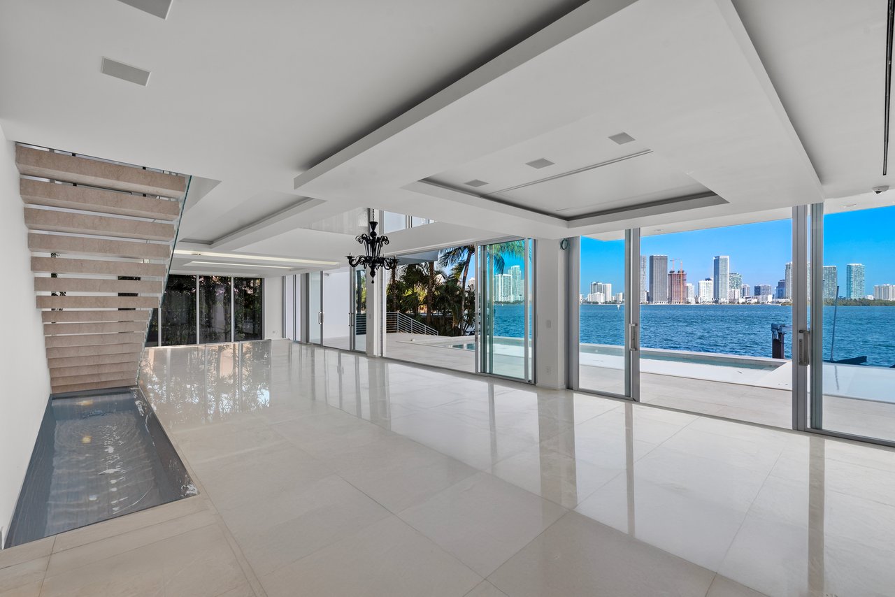 Mansion on N Venetian Way