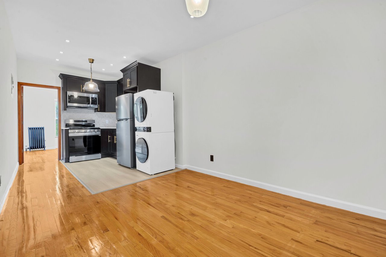 545 Quincy Street Unit: 3