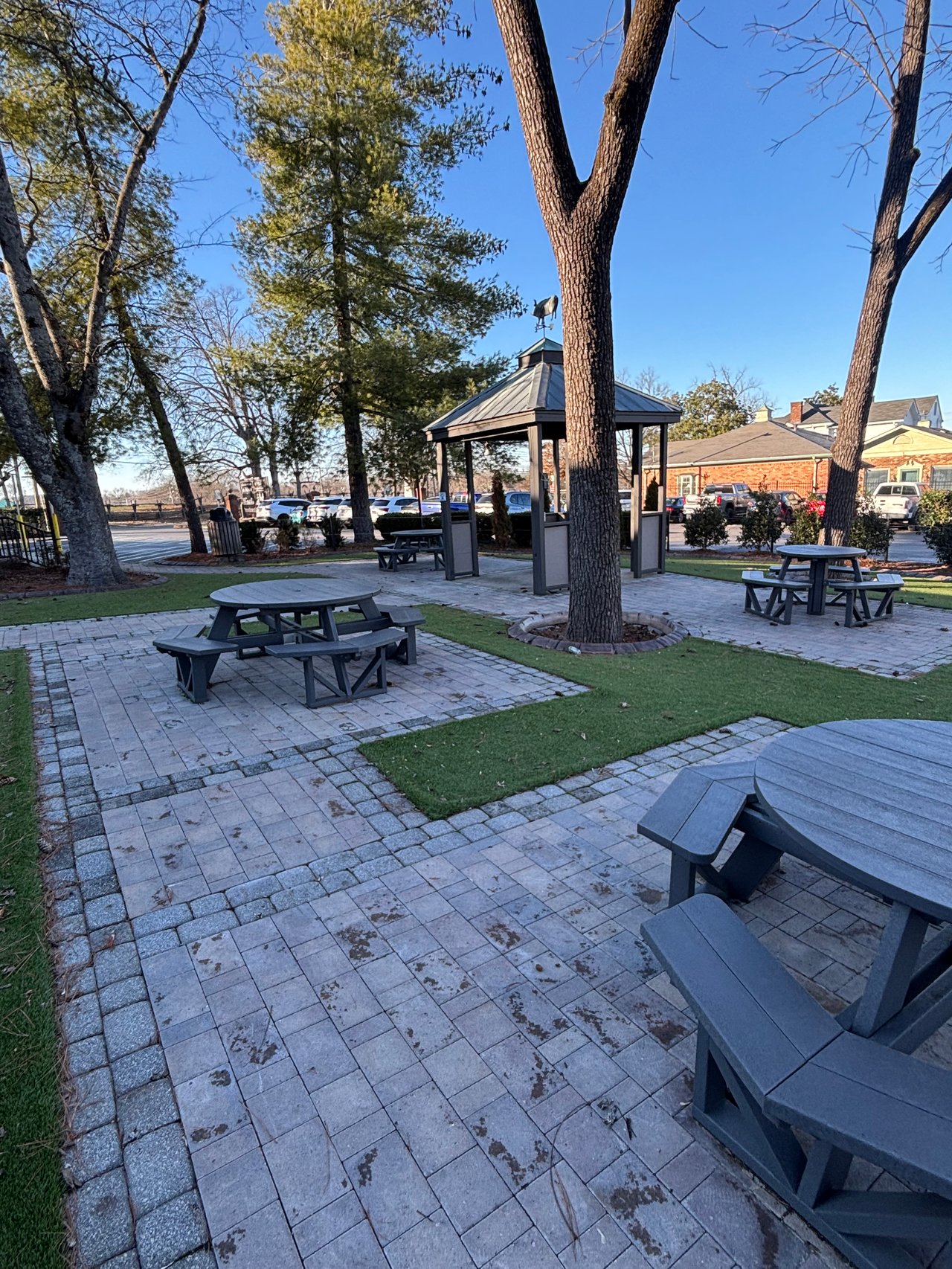 1143 Columbia Avenue