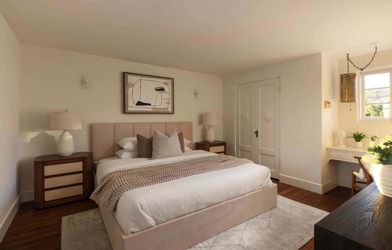 212 W Avenida Valencia