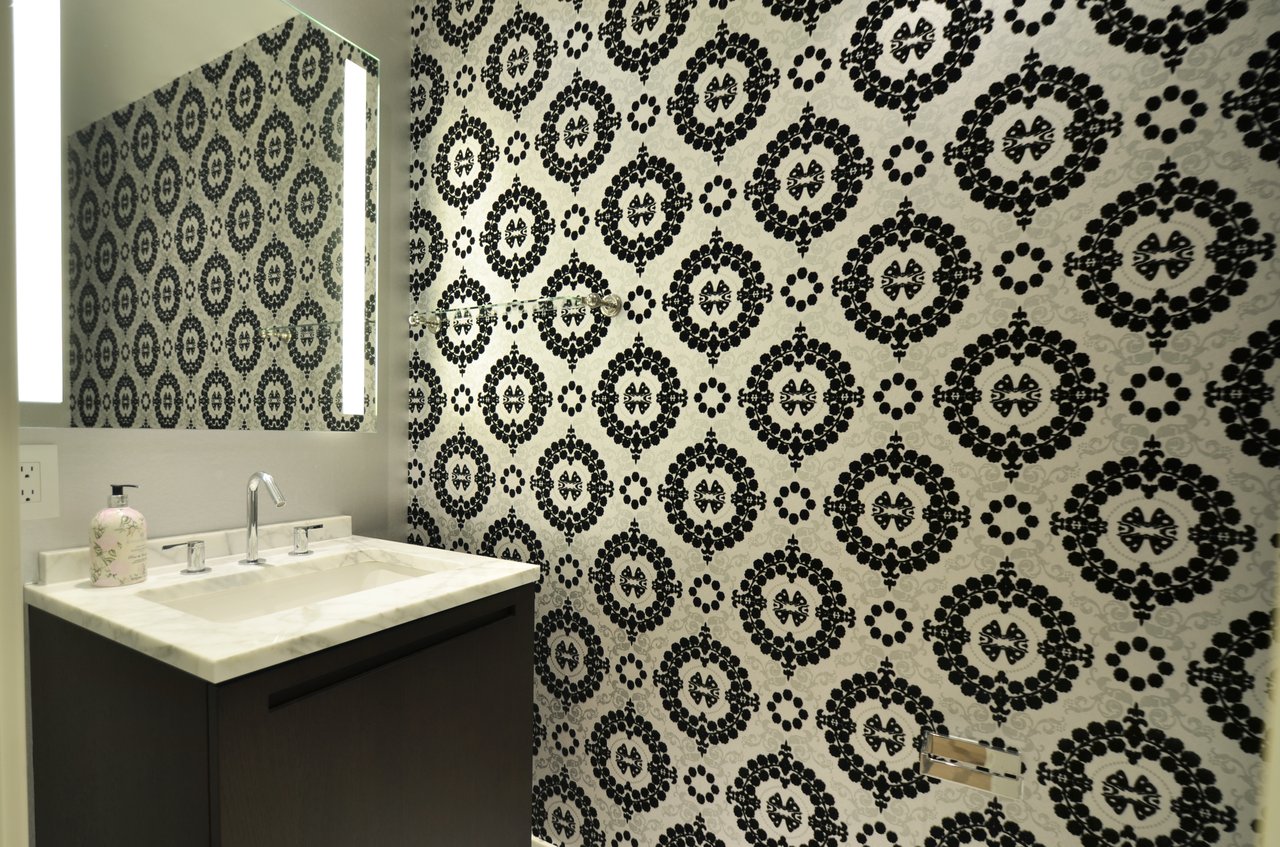 Suite 3003- 180 University Ave