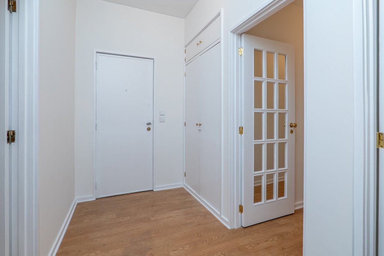 2-Bedroom Apartment with Sunset Balcony in Central Matosinhos