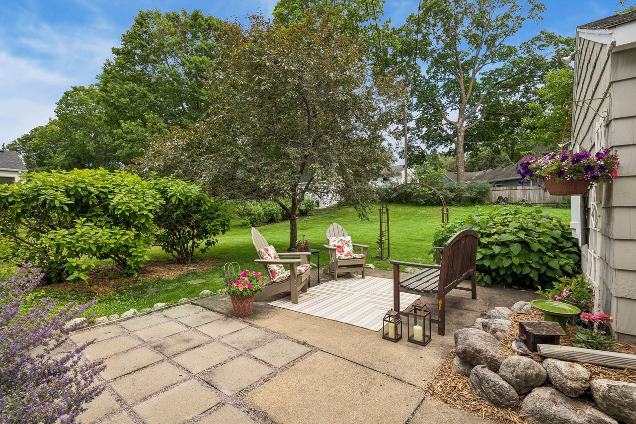 20600 Carson Road, Deephaven
