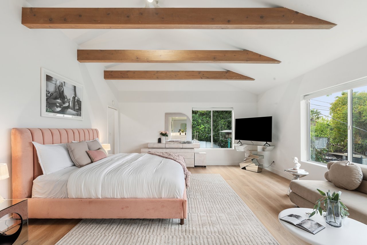 4041 Davana Rd, Sherman Oaks