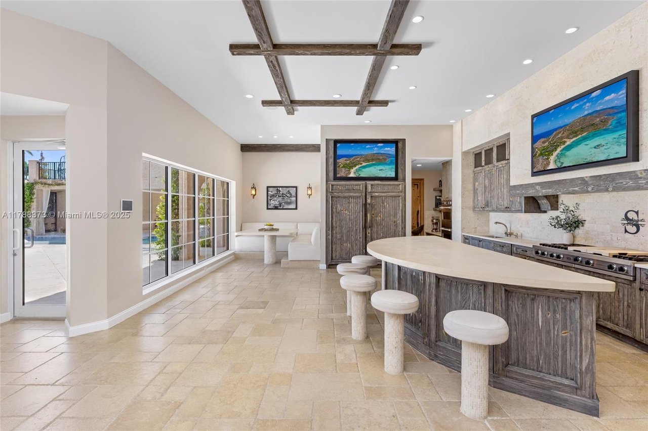 600 Isle Of Palms Dr