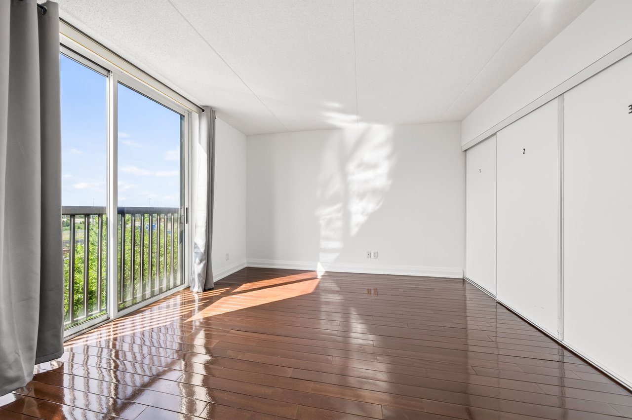 2737 Keele St 312