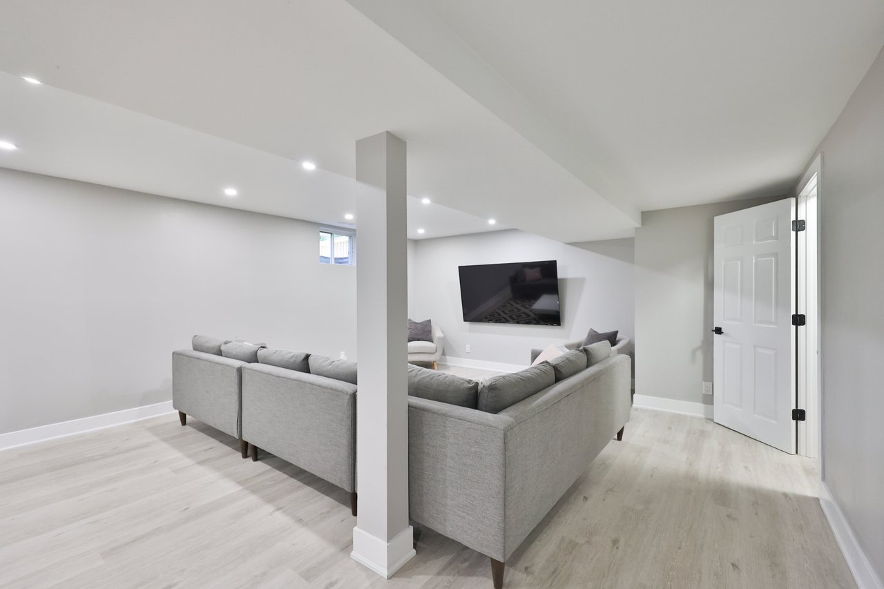 1131 Carol Street, Burlington