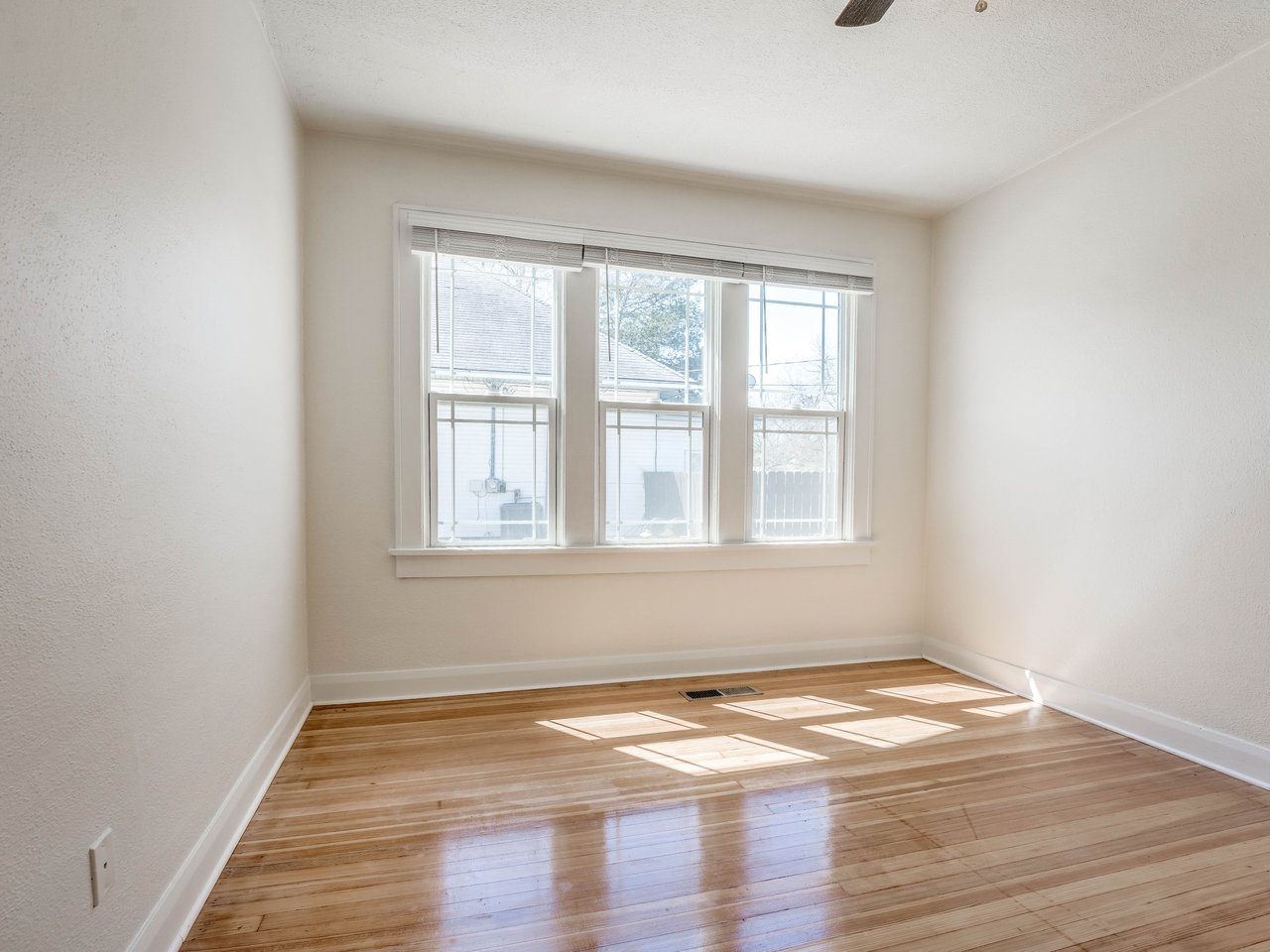 706 N Beard Ave