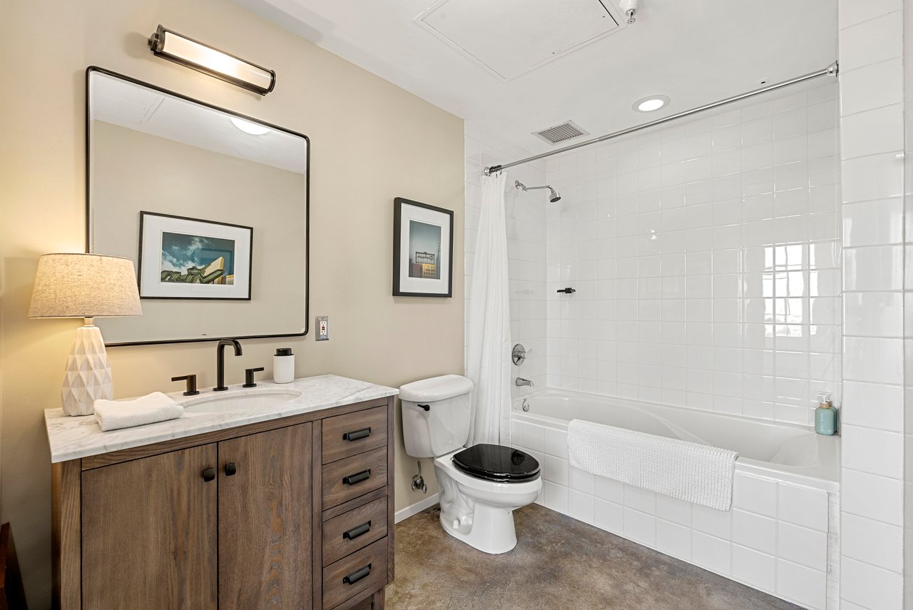 315 E 8th St Unit: 1004, Downtown