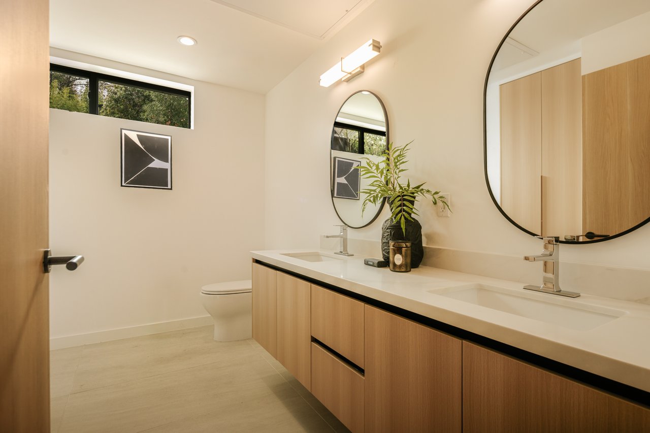 2919 Waverly Unit: 101