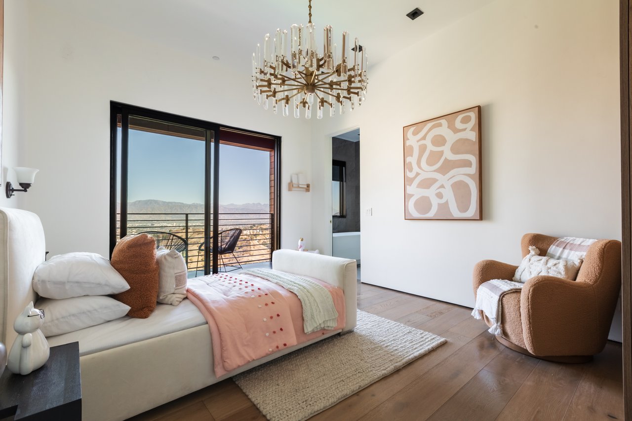 13331 Mulholland Dr, Beverly Hills