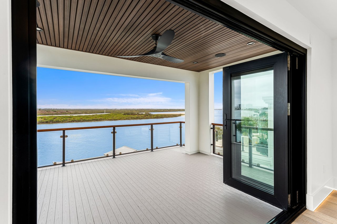 1194 N Peninsula Ave New Smyrna Beach, FL 32169