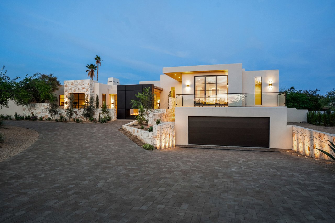 5709 N HARDING Drive
