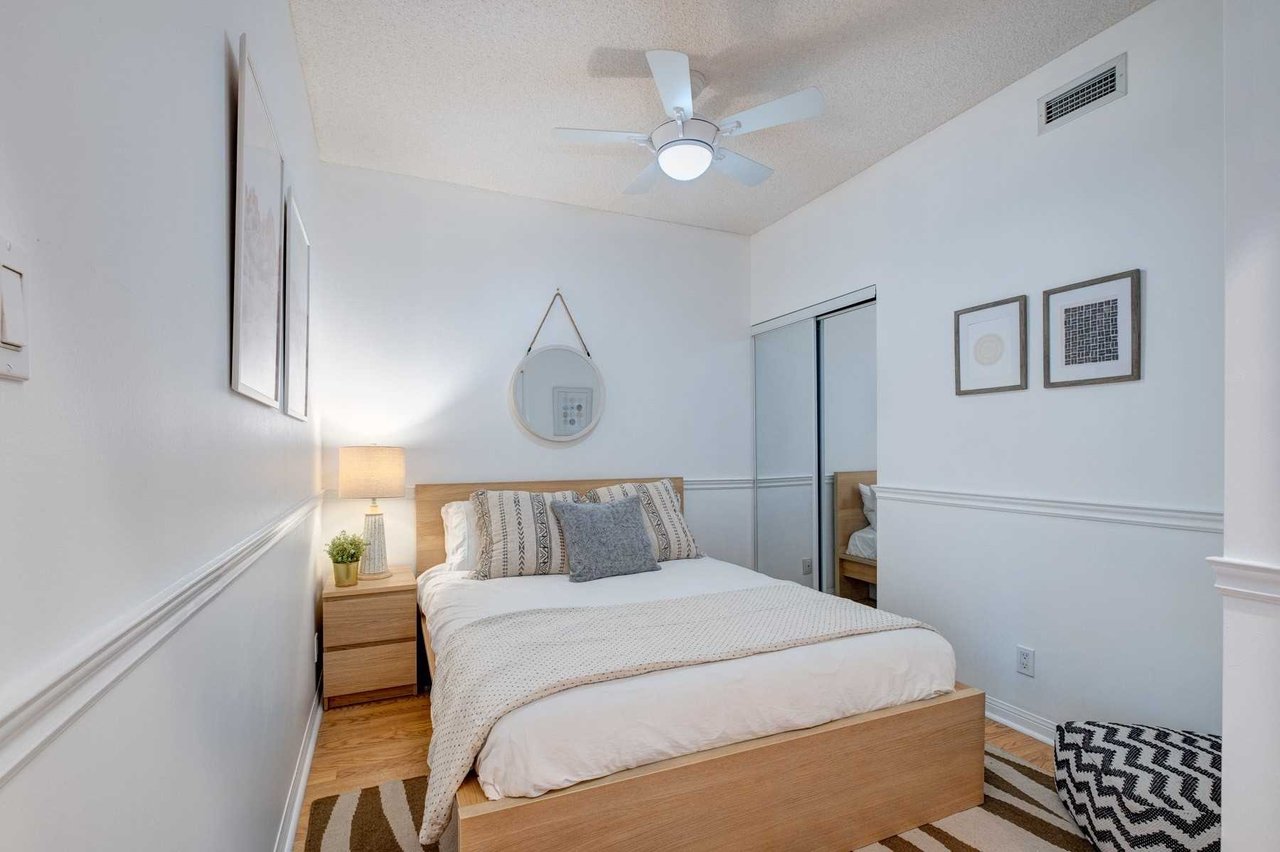 230 Queens Quay W, Ste 222