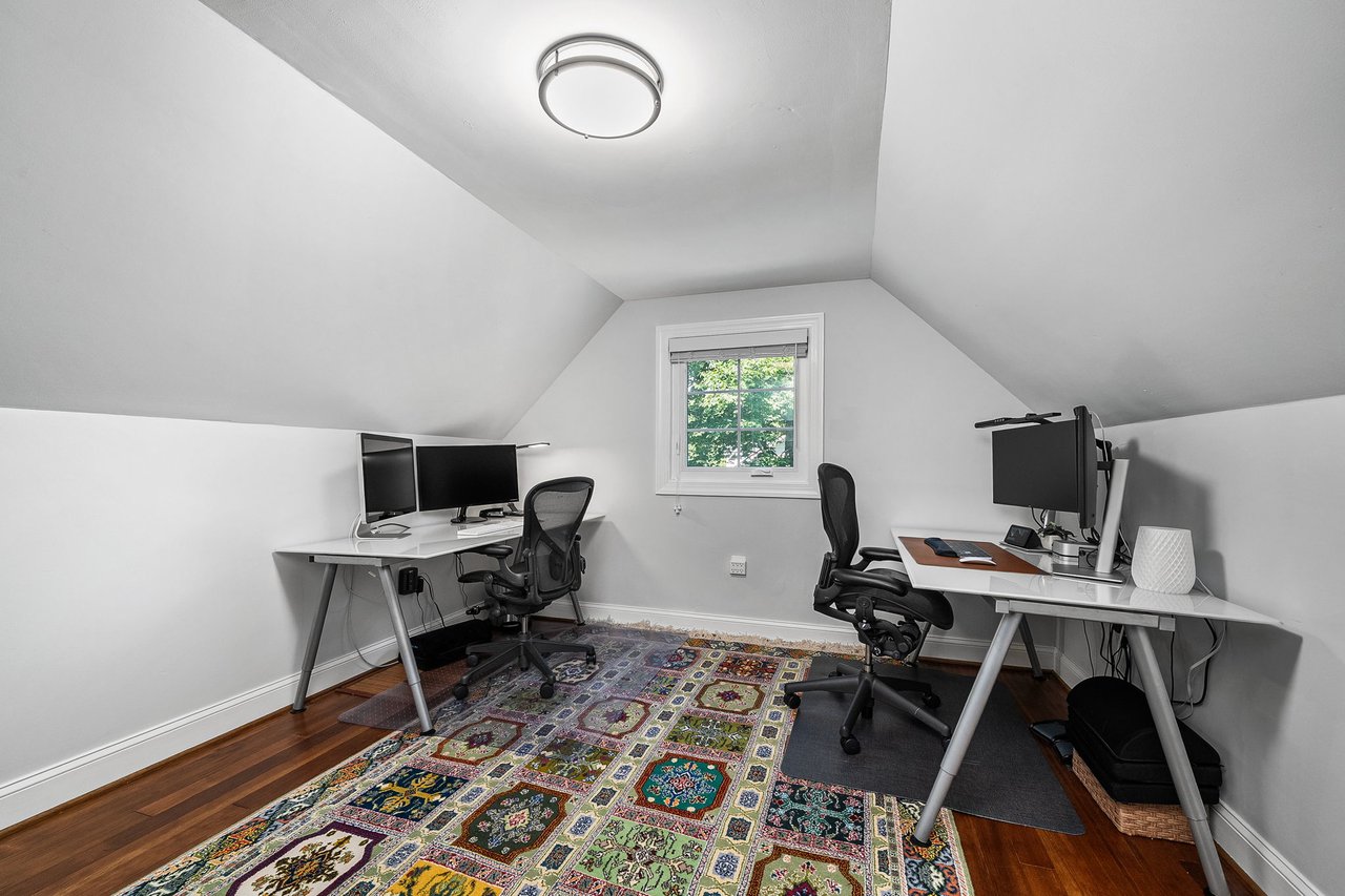 1138 Cameron Rd