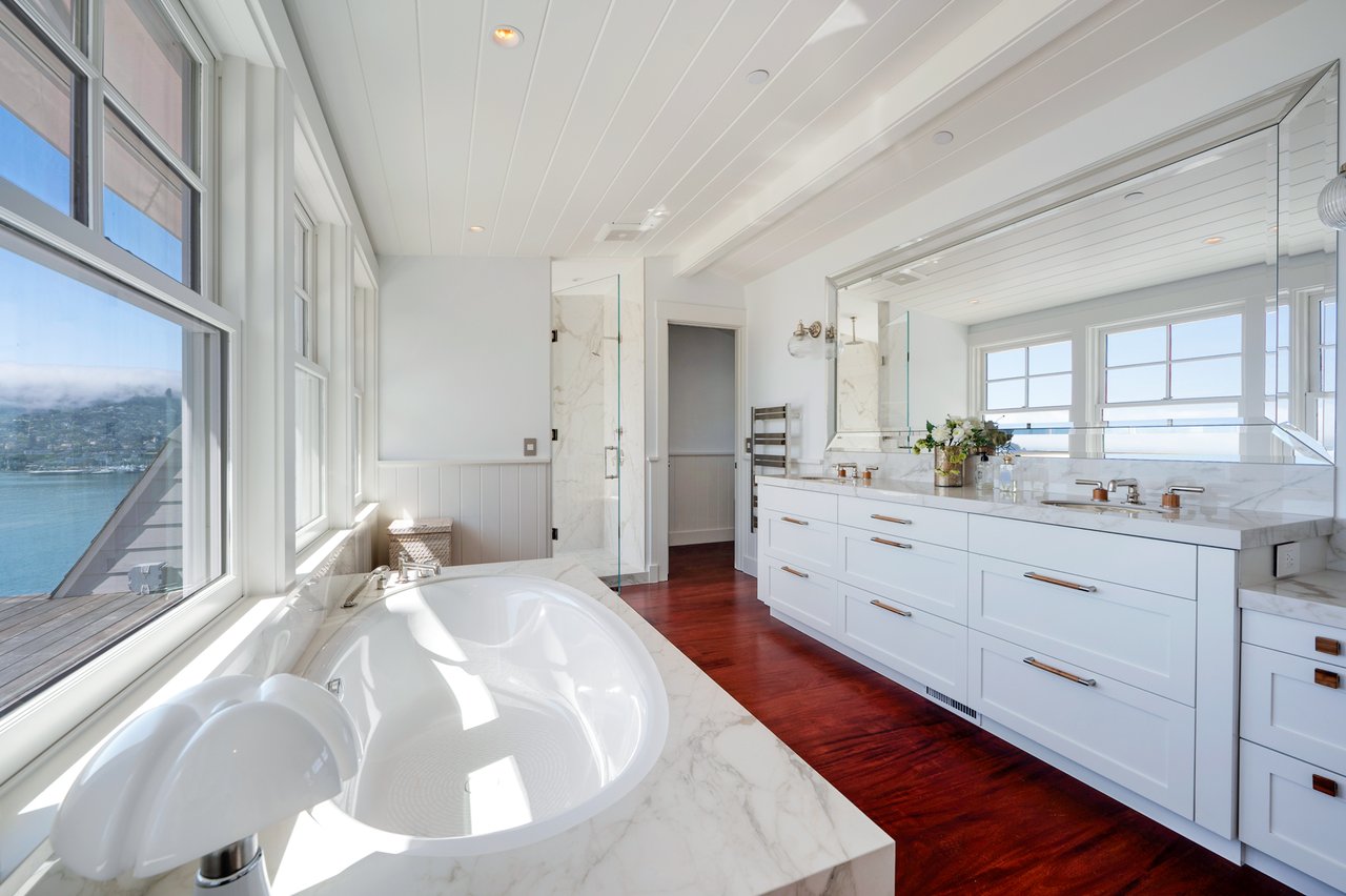 Stunning View Residence
