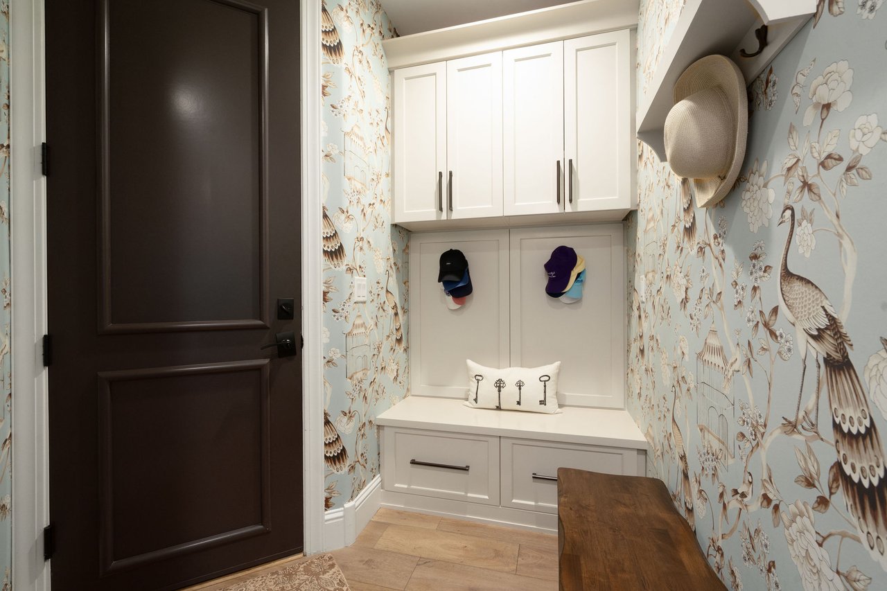 7115 E FOOTHILL Drive