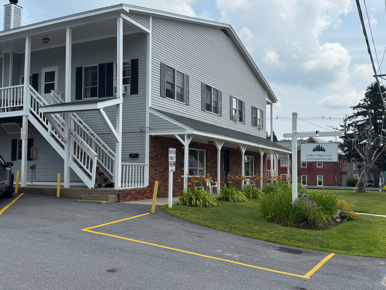 85 Main St, Village Green #309