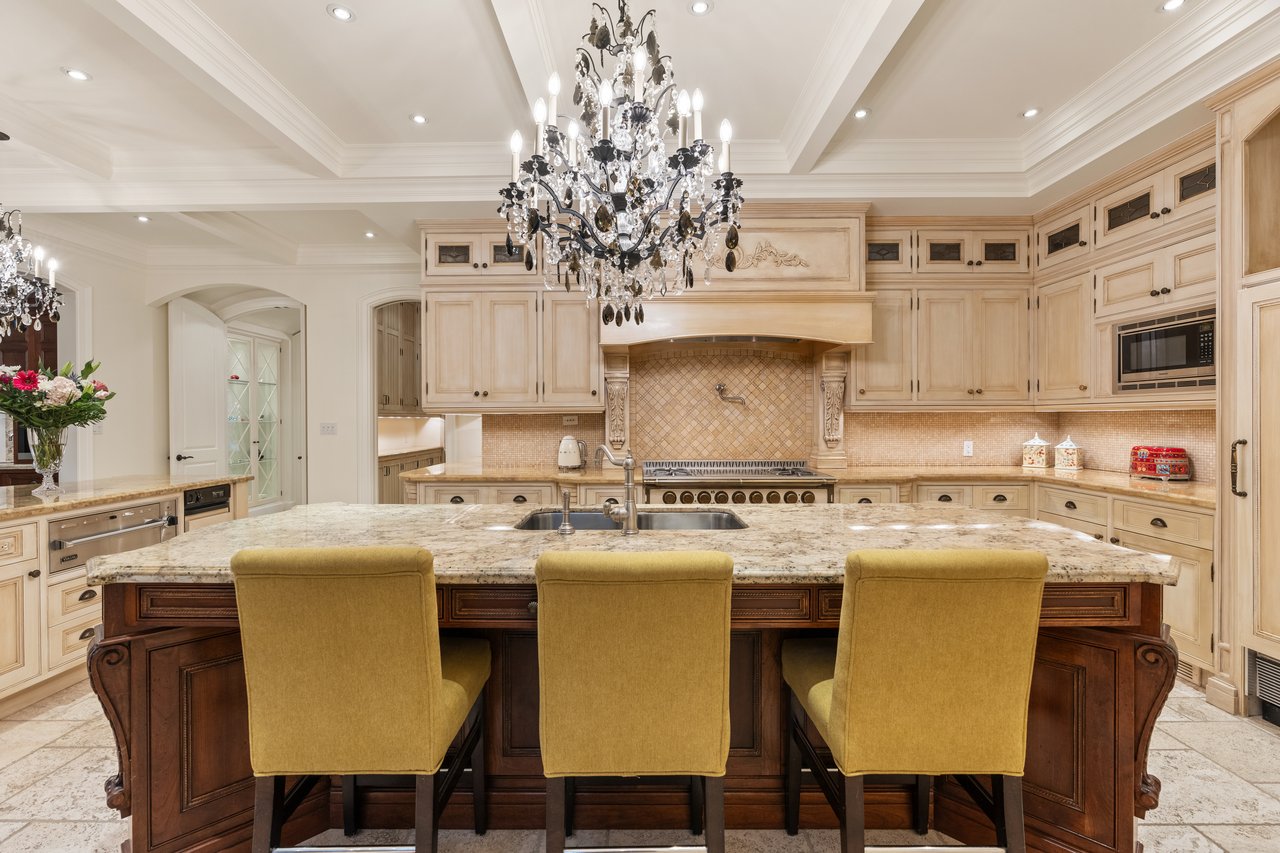 1081 Argyle Drive, Oakville