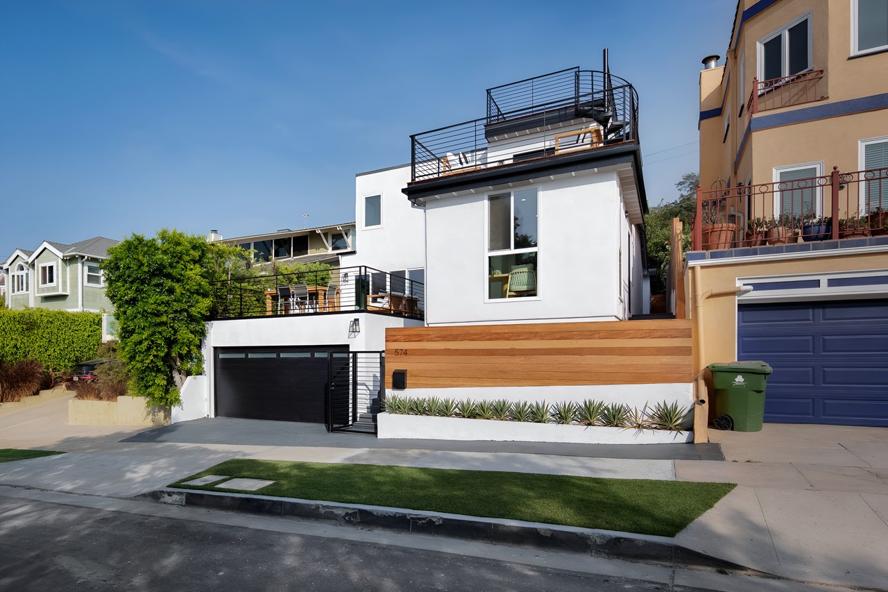 574 Mount Holyoke Ave