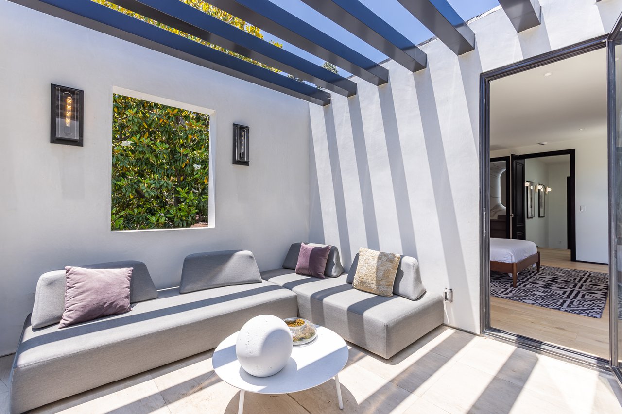 Luxury Gated Villa w/ Pool, Spa & Designer Interiors