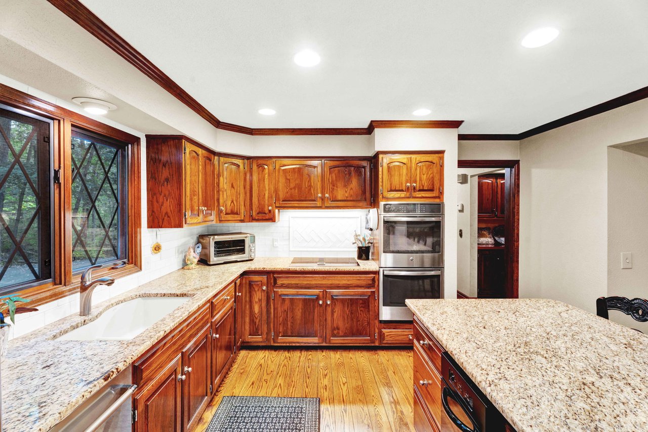 1100 Bretton Lane, Bloomfield Hills