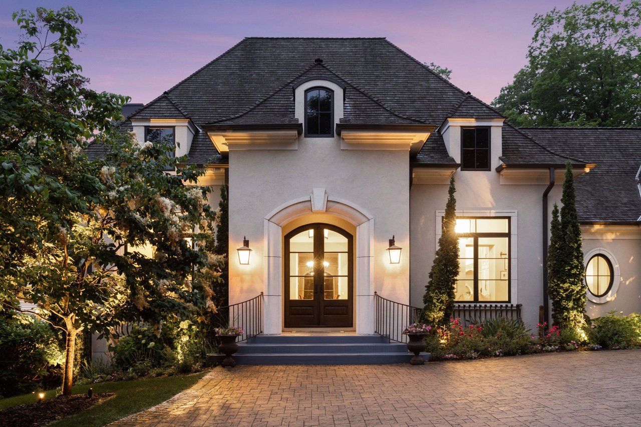 405 Carpenters Point, Wayzata