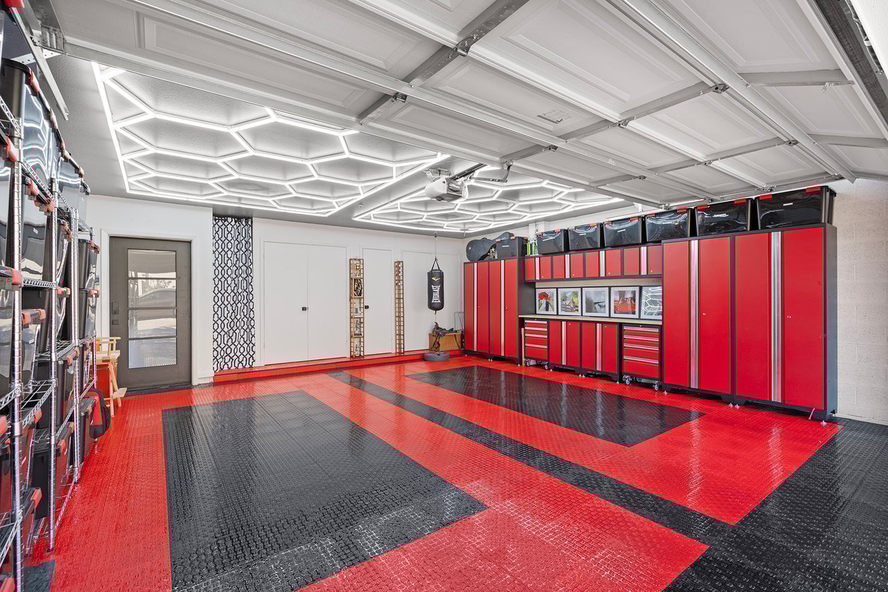 5905 N ECHO CANYON Lane