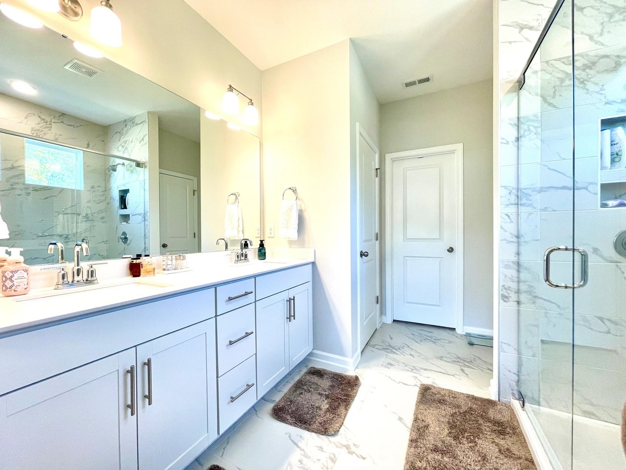 SOLD- Discover Modern Elegance: Move-In Ready Gem at 552 Bartoli Ct., Simpsonville SC – Offered by David Locke of Locke and Key Associates