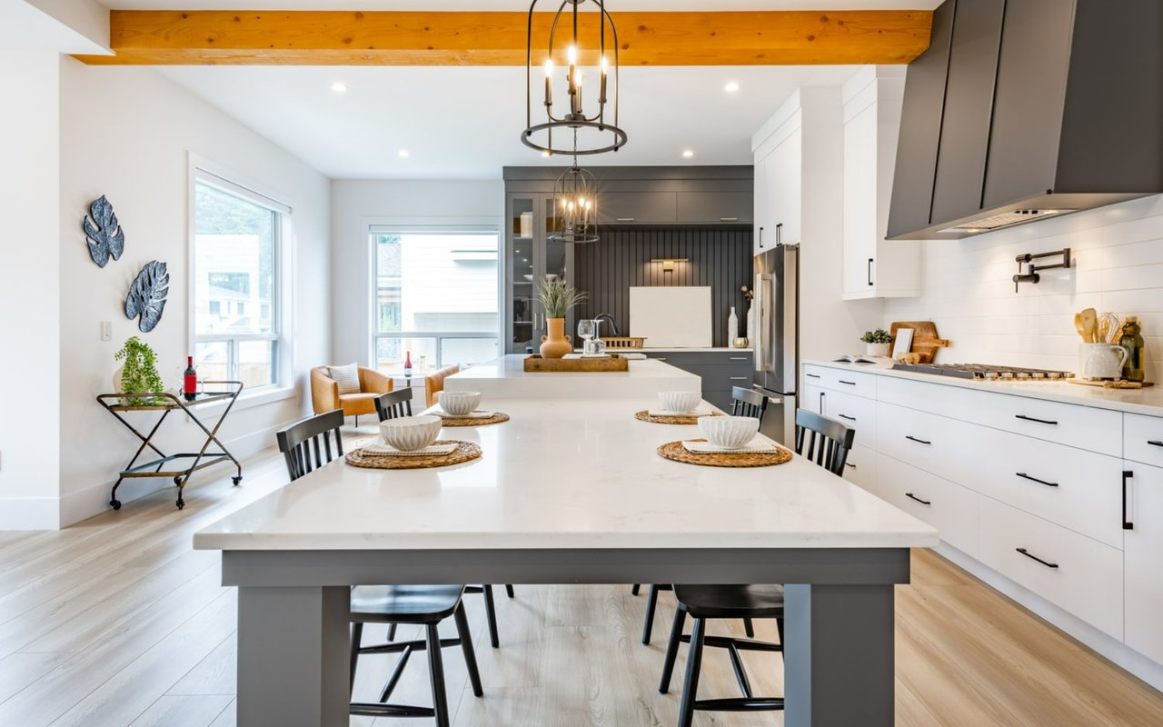 Work With a Real Estate Professional if You Want the Best Advice