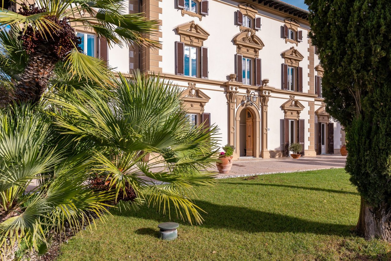 Breathtaking Villa with Contemporary Style on the Southern Coast of Tuscany