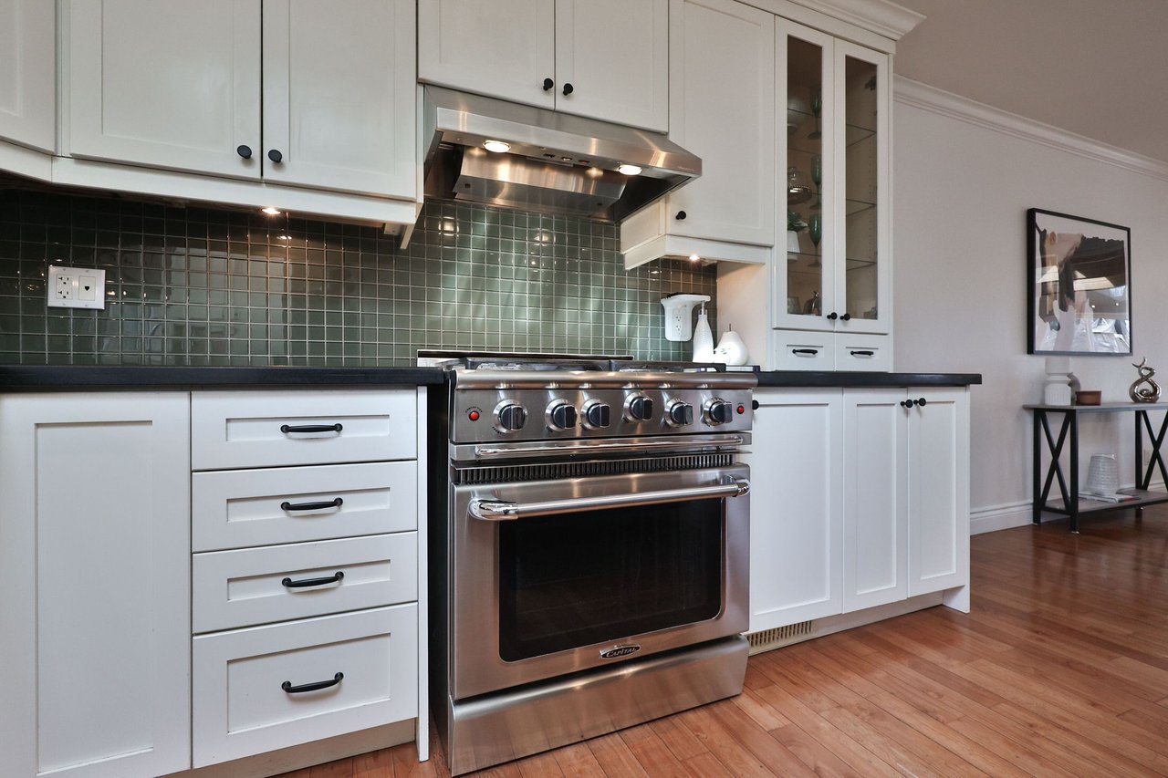 1439 Larchview Trail