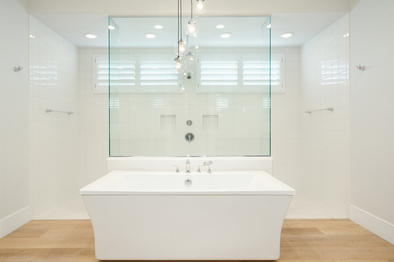 5537 E VIA CABALLO BLANCO