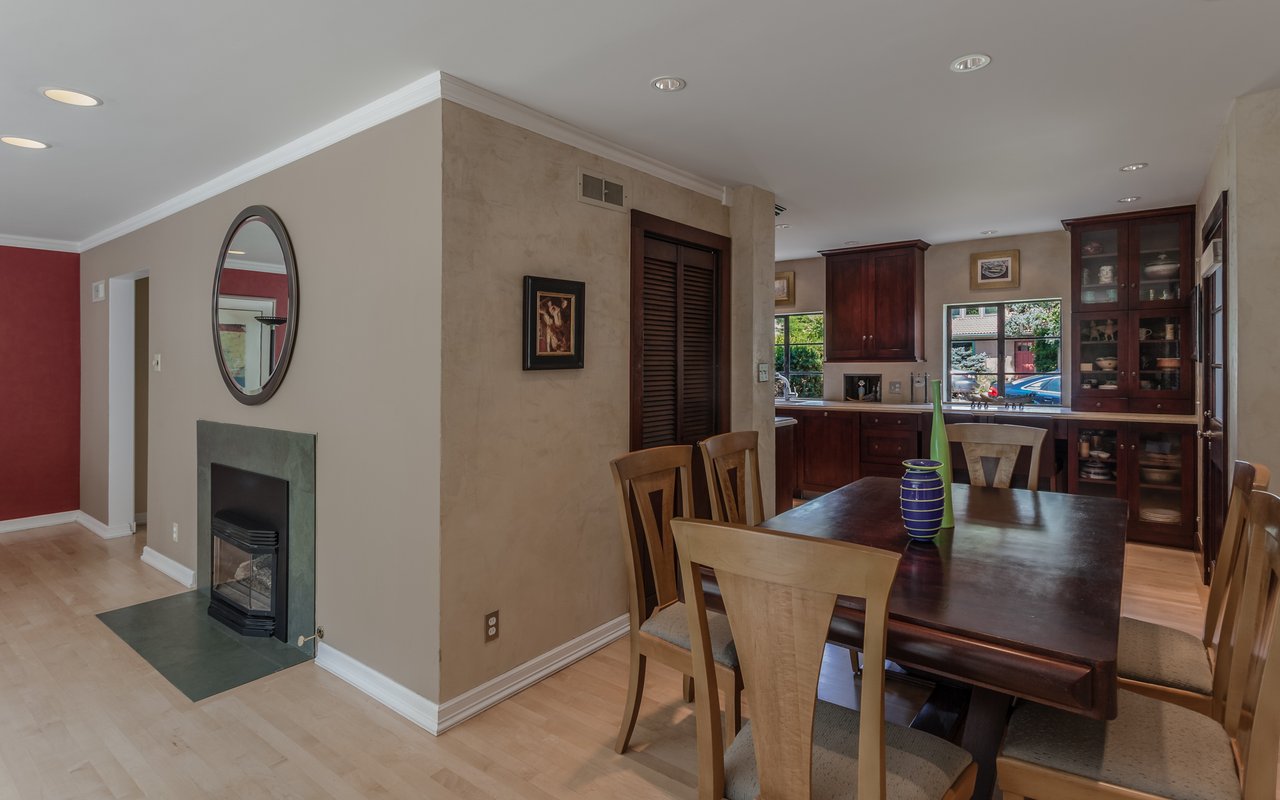 1500 Mariposa Avenue