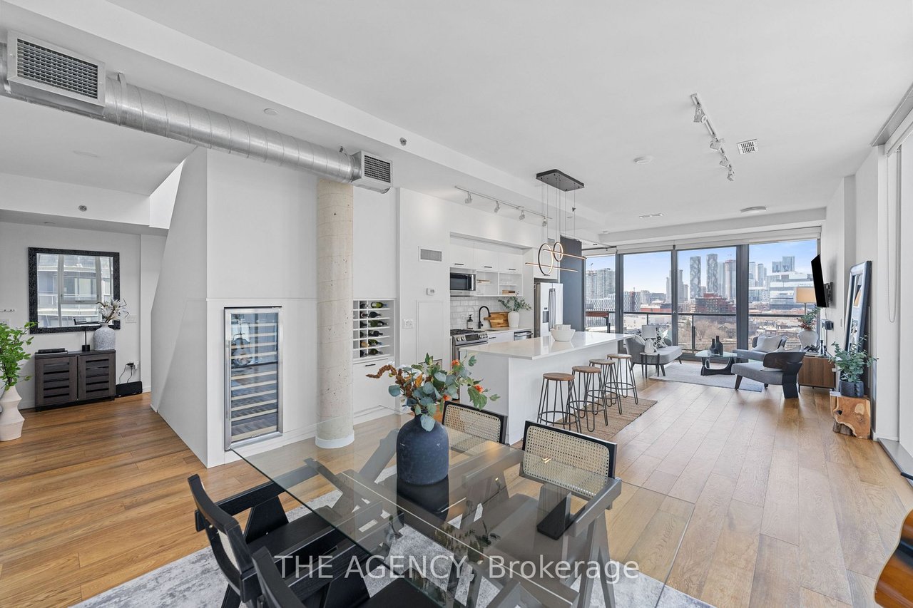 PENTHOUSE LIVING IN CORKTOWN