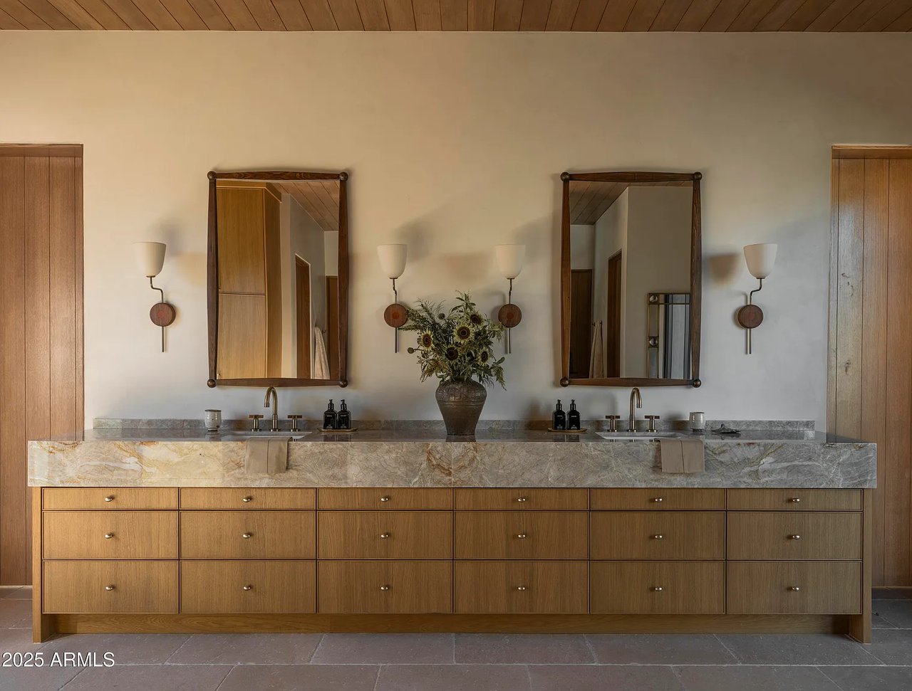 8631 N AVENIDA DEL SOL