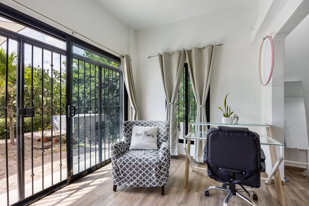 Casa Brillante & Casita Cinco Playas | Modern Home with Guest Casita, Pool & Mountain Views in Huacas