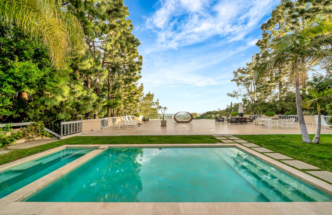 Trousdale Hideaway 🛰️