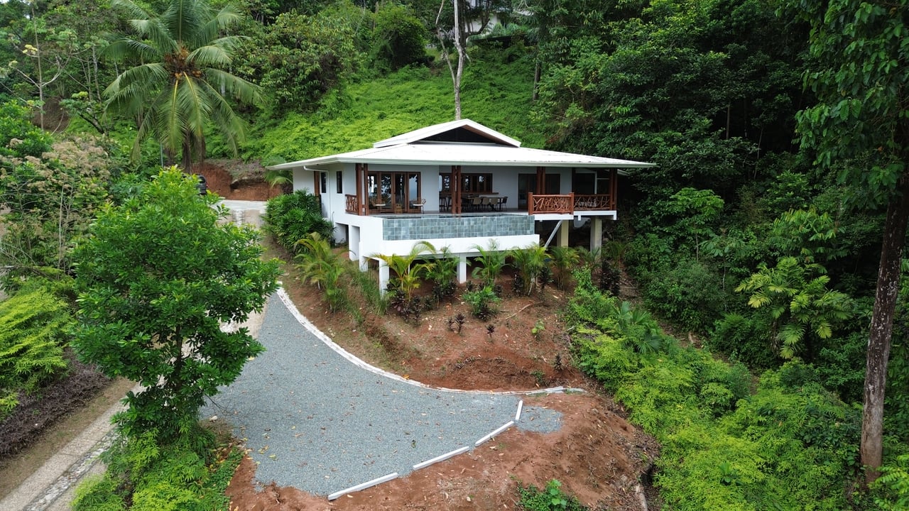 Casa Tucán, Ocean View Villa with Private Trail to River & Waterfalls