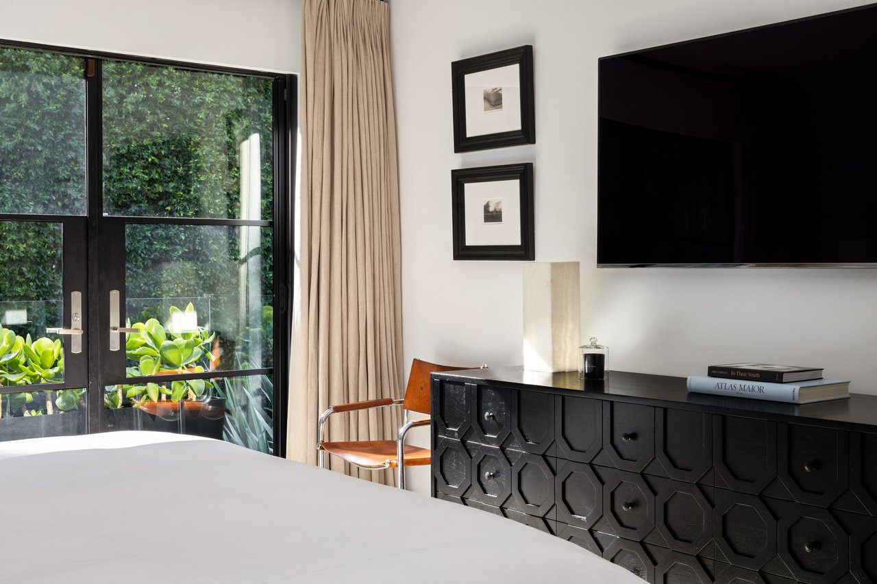 1853 Franklin Canyon Dr, Beverly Hills