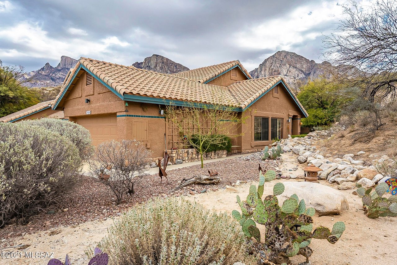 1323 E Stoney Canyon Cir