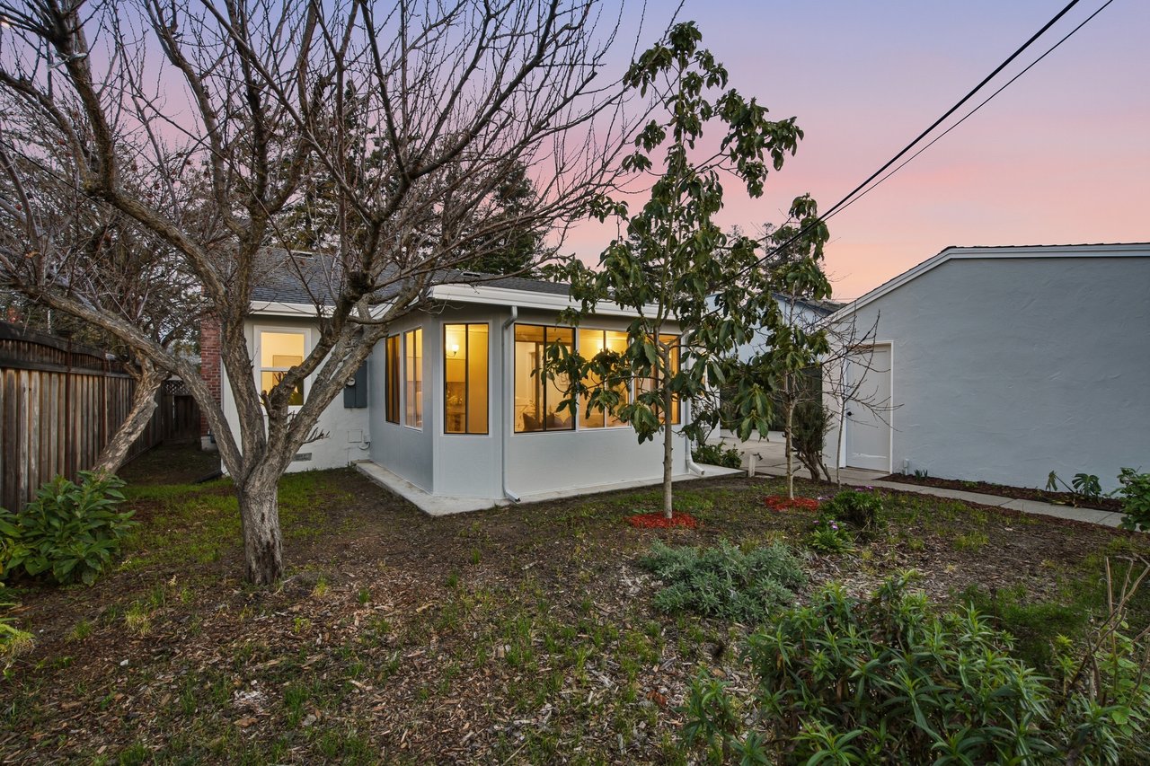 946 Los Padres Boulevard